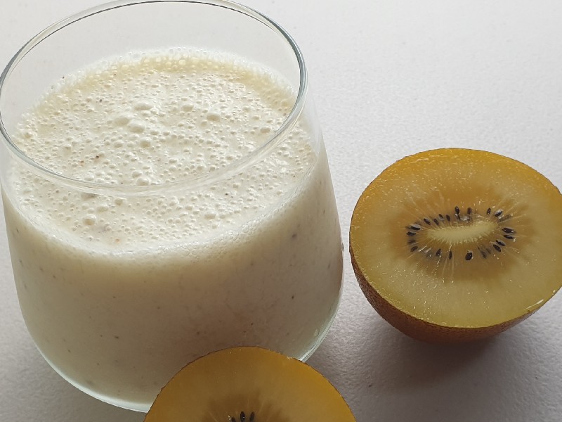 Golden Kiwi Soy Milk Shake Recipe and Video